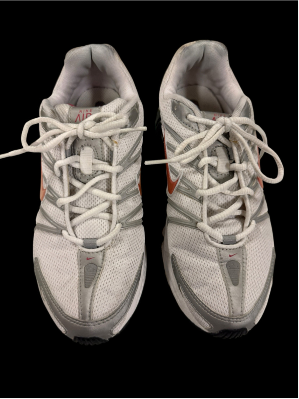 Men's Nike Air Athletic Shoes Size 9 White and Silver